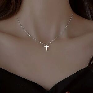 New Minimalistic Simple Classic Gold 14k Cross Pendant Necklace